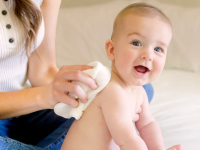 Các Loại Khăn Cho Trẻ Sơ Sinh: Lựa Chọn Tốt Nhất Cho Làn Da Mỏng Manh Của Bé