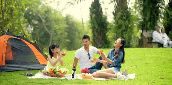 Kinh nghiệm cắm trại cùng trẻ nhỏ, đem theo khăn nén sạch và những vật dụng cần thiết Cắm trại cùng trẻ nhỏ là trải nghiệm đáng nhớ