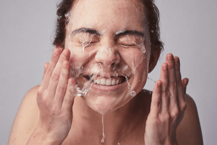 Khăn ướt không làm sạch hoàn toàn lớp trang điểm