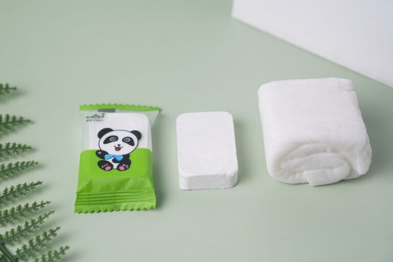 Khăn Ướt Dạng Viên Nén: Siêu Tiện Lợi, Siêu Nhỏ Gọn, Siêu Hiệu Quả 4 Với mức giá sốc: 50.000 đồng bạn có thể sở hữu khăn viên nén lau tay Beyaki vô cùng chất lượng ( Nguồn ảnh: Internet )