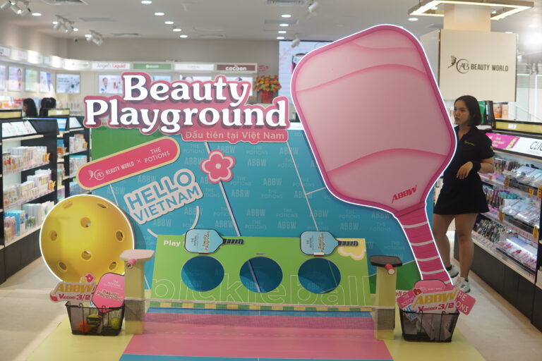 Sốc! Mua 2 Tặng 1 Khăn Nén Kẹo Beyaki Nhân Dịp Khai Trương AB Beauty World! 3 Tại đây, bạn sẽ được trải nghiệm Beauty Playground Concept độc quyền, giúp bạn dễ dàng tìm kiếm và trải nghiệm các sản phẩm ( Nguồn ảnh: Internet )
